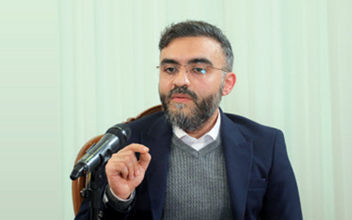 د.مستەفا ئەتروشی  پسپۆڕ لە زانستەكانی كۆمپیوتەر و تەكنەلۆژیای ڕۆبۆتیك:  حكومەت دەبێت پابەند بێت بەوەی هیچ دەرگایەكی لاوەكی (Bypass) لە سیستمی دیجیتاڵیدا نەهێڵێتەوە، تاوەكو هاووڵاتی بڕوای بە دادپەروەریی سیستمەكە هەبێت