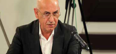 عەقید حەكیم عومەر  بەڕێوەبەری بەشی پۆلیسی كۆمەڵگە لە هەولێر:  لە بەڕێوەبەرایەتیی پۆلیسی كۆمەڵگە لە هەولێر هۆبەی تایبەت بە تاوانە ئەلیكترۆنییەكان هەیە لەگەڵ هێڵی گەرمی تایبەت بۆ تۆماركردنی سكاڵا