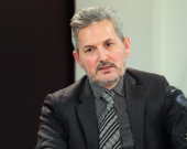 هیوا عەبدولخالق گەزنەیی  مامۆستای زانستە سیاسییەكان لە زانكۆی سەڵاحەدین:  ژیریی دەستكرد خەریكی دووبارە دابەشكردنەوەی نەخشەی هێزە لە سیستەمی نێودەوڵەتیدا