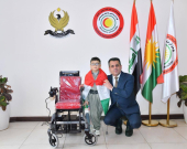 توفير كرسي متحرك كهربائي لـ آدم جيا .. الطفل الذي أصبح رمزاً لتظاهرات أربيل