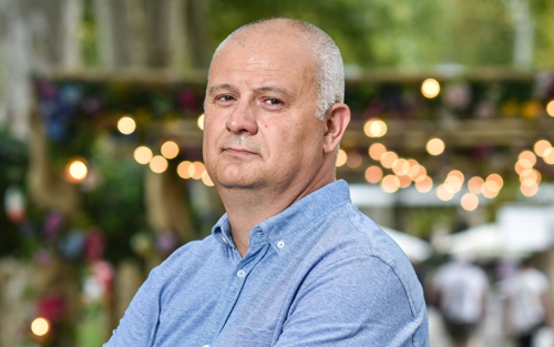 پڕۆفیسۆر سینیشا مالیێشێڤیچ  تیۆریست لە بواری ناسیۆنالیزم و جەنگ و توندوتیژی بۆ گوڵان:     كورد وەك نەتەوەیەكی گەورە سەلماندوویەتی كە شایستەی دەوڵەتە و دەتوانێت دامەزراوەكانی بە ڕێكوپێكی بەڕێوە ببات