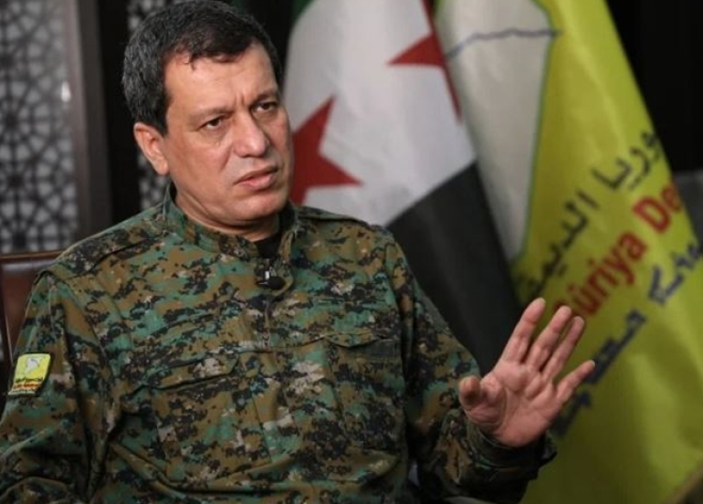 مظلوم عبدي: مديرو وموظَّفو الإدارة الذاتية سيبقون في أماكنهم