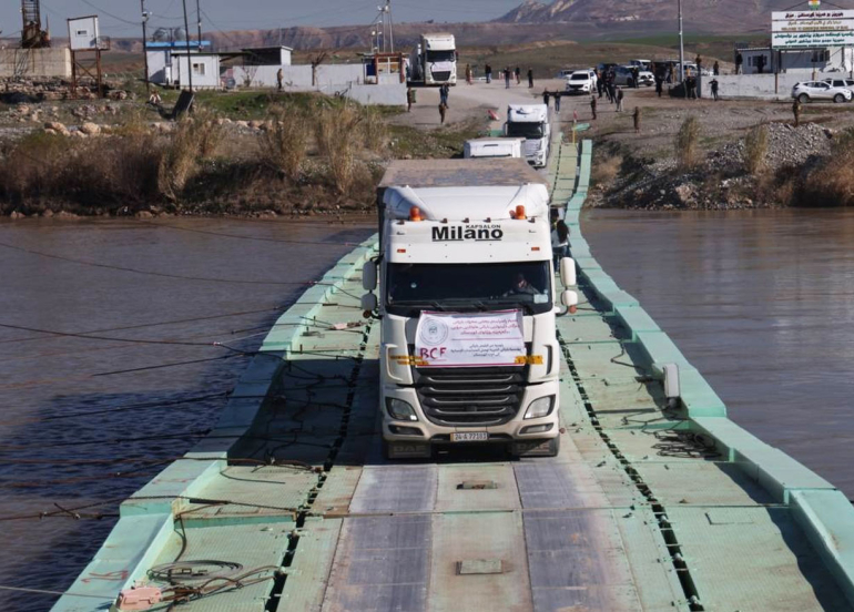 بارزاني الخيرية تسيّر 27 شاحنة مساعدات إلى روجافا مقدّمة من وزارة المالية والاقتصاد بالإقليم