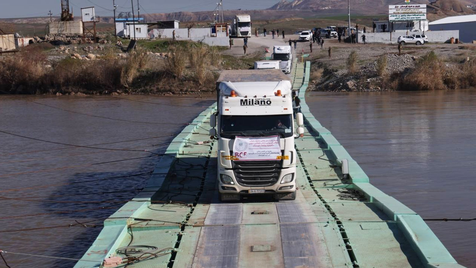 بارزاني الخيرية تسيّر 27 شاحنة مساعدات إلى روجافا مقدّمة من وزارة المالية والاقتصاد بالإقليم