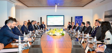 رئيس الحكومة يجتمع بحضور محافظ البنك المركزي العراقي مع المصارف والمَحافظ الرقمية المشاركة في مشروعي «حسابي» و «إي-بسولة»