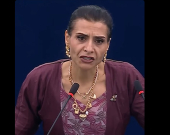 من أصول عراقية عربية.. برلمانية أوروبية بالزي الكوردي تدافع عن الكورد داخل البرلمان الأوروبي