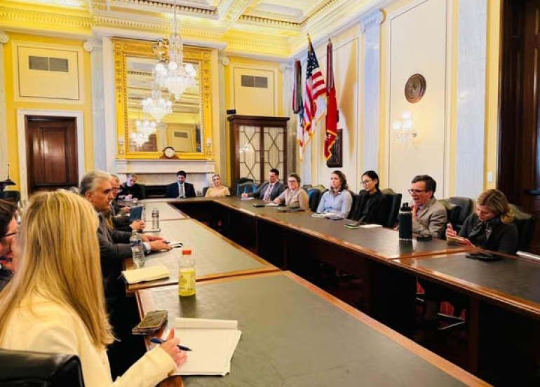 وزير داخلية إقليم كوردستان يبحث الاستقرار الإقليمي ومكافحة الإرهاب مع طواقم 