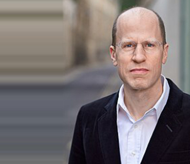 نیك بۆسترۆم  فەیلەسوف و دامەزرێنەری پەیمانگەی داهاتووی مرۆڤایەتی بۆ گوڵان:     مرۆڤایەتی لەبەردەم تاقیكردنەوەی «ژیریی باڵا»دایە كە جیهانێك دروست دەكات، تێیدا یەك هەڵەی تەكنەلۆژی دەبێتە ئەگەری هەرەسهێنانی شارستانییەت بە تەواوی