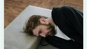 النوم والاكتئاب... كيف يؤثر أحدهما على الآخر؟