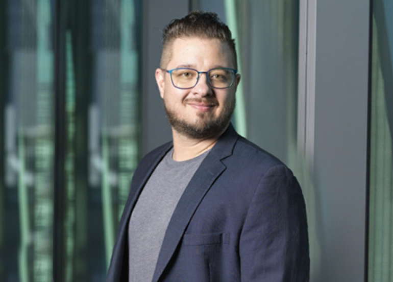 نیكۆلاس سوزۆر  پڕۆفیسۆری یاسا لە زانكۆی كوینزلاند:   هێشتا نازانین چۆن بە باشترین شێوە تەكنەلۆژیای دیجیتاڵی ڕێك بخەین