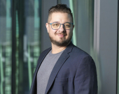 نیكۆلاس سوزۆر  پڕۆفیسۆری یاسا لە زانكۆی كوینزلاند:   هێشتا نازانین چۆن بە باشترین شێوە تەكنەلۆژیای دیجیتاڵی ڕێك بخەین