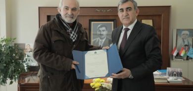 جامعة دهوك تكرّم بدل رفو… جسراً حيّاً يعبر بالثقافة الكوردية إلى العالم