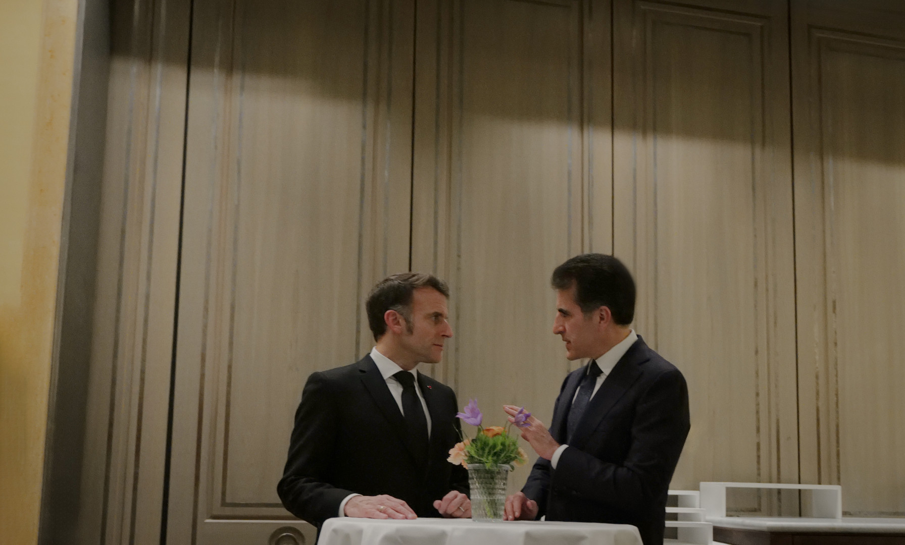 بەڕێزان نێچیرڤان بارزانی، سەرۆکی هەرێمی کوردستان و ئیمانوێل ماکرۆن، سەرۆکی فەڕەنسا دیدارێکیان ئه‌نجام دا.