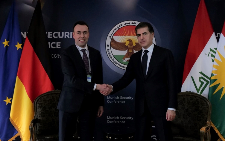 نيجيرفان بارزاني ووزير الدولة لشؤون الدفاع الألماني يبحثان التطورات الأمنية بالمنطقة