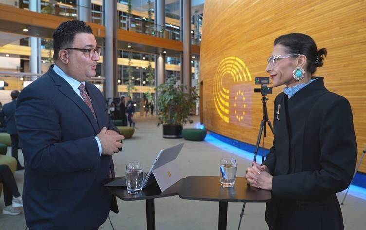 Parlamentera Ewropayê: Me derfeteke zêde da hikûmeta Sûriyeyê û êdî bes e