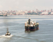 گوشارەکانی ئەمریکا لەسەر هەناردەکردنی نەوتی ئێران و ڤەنزوێلا بەردەوامە