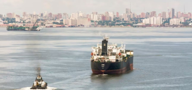 گوشارەکانی ئەمریکا لەسەر هەناردەکردنی نەوتی ئێران و ڤەنزوێلا بەردەوامە