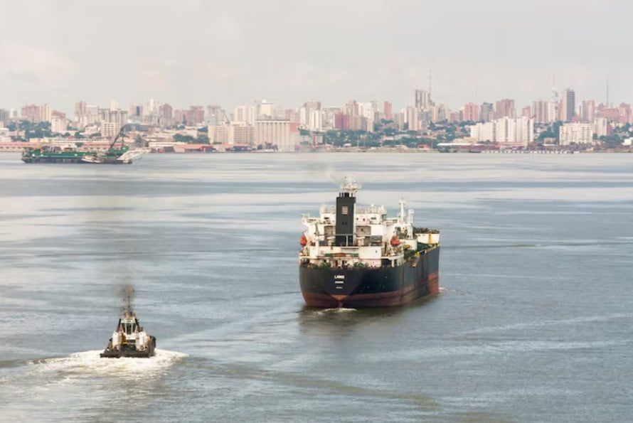 گوشارەکانی ئەمریکا لەسەر هەناردەکردنی نەوتی ئێران و ڤەنزوێلا بەردەوامە