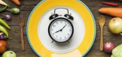 «ليس حلاً سحرياً»... الصيام المتقطع لا يتفوق على طرق إنقاذ الوزن التقليدية