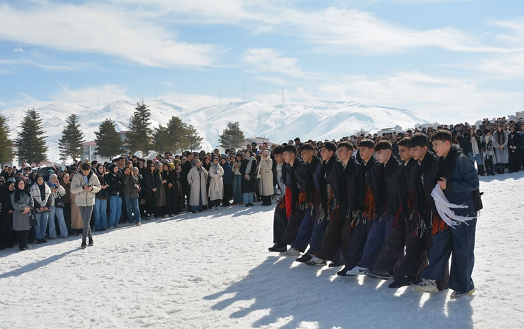 Li Bedlîsê Festîvala Berfê hat lidarxistin