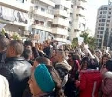 مانگرتنی کارمەندانی پزیشکی سوریا بۆ ناڕەزایەتی دەربڕین بە کەمکردنەوەی مووچە