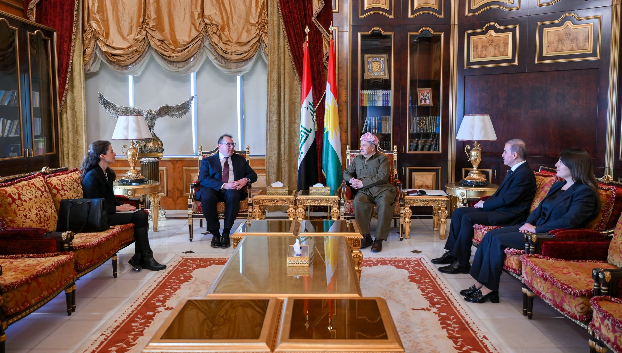 لـــە پیرمام سەرۆك مەسعود بارزانی پێشوازی لە بەڕێز جوشوا هاریس هەڵسوڕێنەری باڵیۆزخانەی ئەمەریكا لە عێراق كرد.