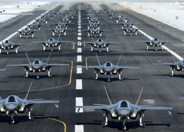 گواستنەوەی بەرفراوانی فڕۆکە جەنگییە پێشکەوتووەکانی ئەمریکا بۆ ڕۆژهەڵاتی ناوەڕاست