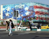 رئيس الوزراء البولندي يطالب مواطنيه بمغادرة إيران فوراً