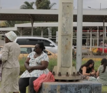 کارمەندانی فڕۆکەخانەی کینیا مانیان گرت