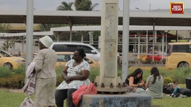 کارمەندانی فڕۆکەخانەی کینیا مانیان گرت