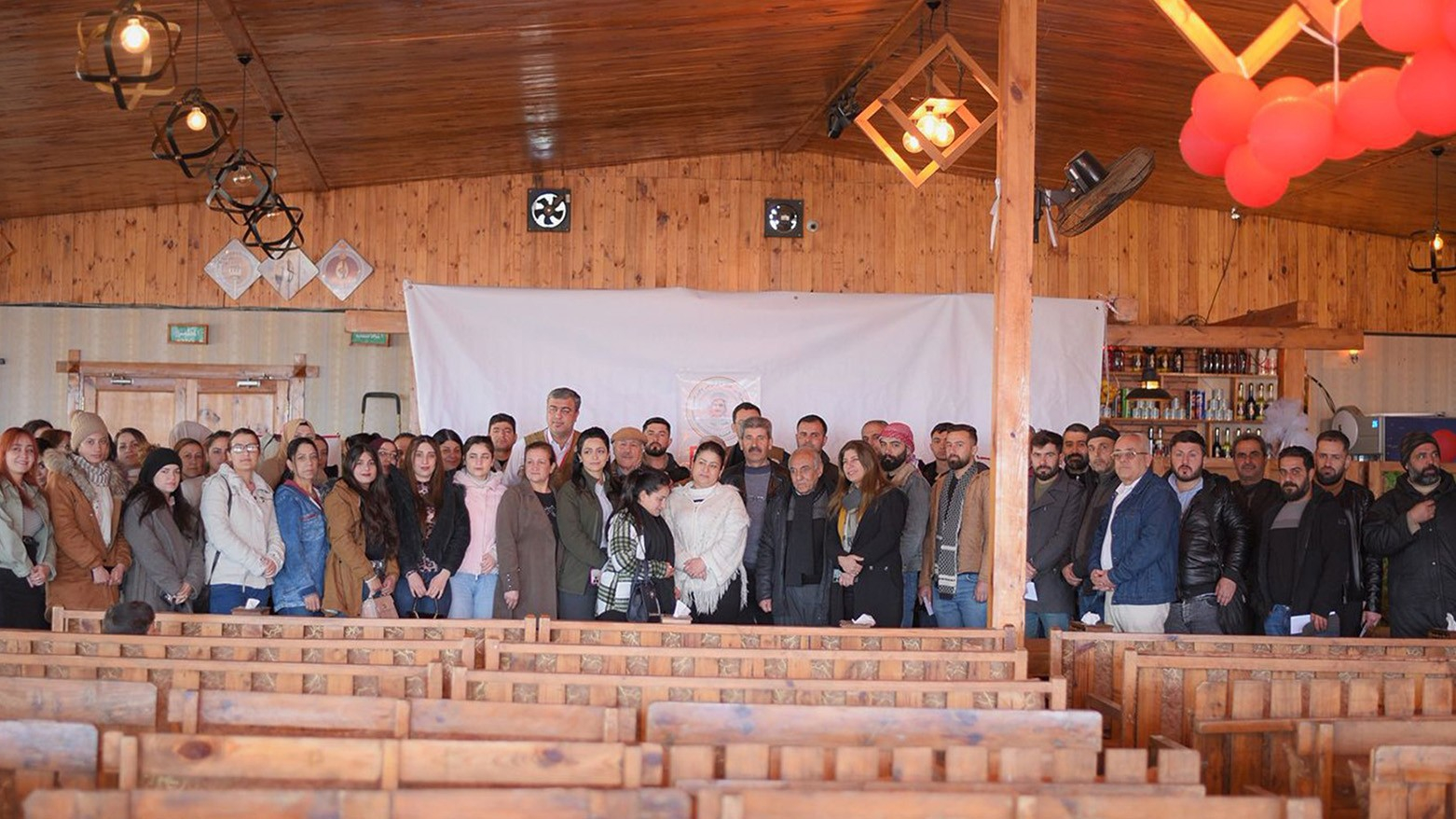 Dezgay Xêrxwaziya Barzanî piştevaniya xwendekarên Beşa Kurdî li Efrînê dike