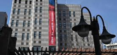 كوريا الجنوبية تحتج على لافتة «نصر» معلقة على السفارة الروسية في سيول