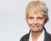 چێریل سوندێرز  پڕۆفیسۆری یاسای دەستووری لە زانكۆی مالبورن لە ئوسترالیا بۆ گوڵان:  دەبێت عێراقییەكان هەستی خاوەندارێتییان بۆ دەستوورەكەیان لا دروست بێت