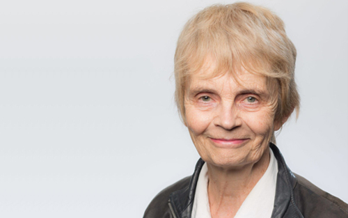 چێریل سوندێرز  پڕۆفیسۆری یاسای دەستووری لە زانكۆی مالبورن لە ئوسترالیا بۆ گوڵان:  دەبێت عێراقییەكان هەستی خاوەندارێتییان بۆ دەستوورەكەیان لا دروست بێت