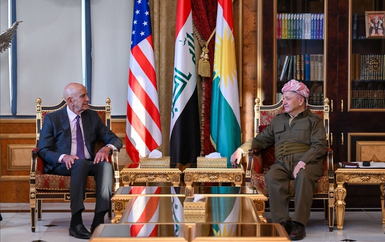 Tom Barrack pesnê Serok Barzanî da: Lîderekî efsanewî ye