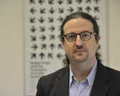 پڕۆفیسۆر گریگۆری جاكسۆن  مامۆستای كورسیی بازرگانی لە كینگز بزنێس سكوڵ بۆ گوڵان:  پێویستە هاوكات لەگەڵ دامەزراوەكانی حوكمڕانی و بەڕێوەبردندا بازاڕەكان گەشە بكەن