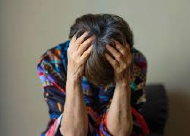 لماذا يستمر الألم لفترة أطول لدى النساء مقارنةً بالرجال؟