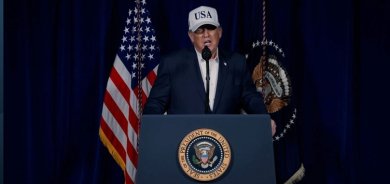 Trump: Çekên xwe deynin, em dawî li vî rejîma hov tînin