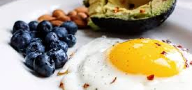 الدهون في نظامك الغذائي... أيها يضر الكبد؟ وكيف تحميها؟