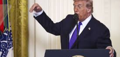 ترمب يلوّح بضربات أشد... والاستهداف يتوسع في إيران