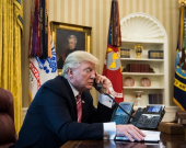 Trump bi telefonê bi Serok Barzanî û Bafil Talebanî re axivî