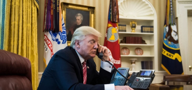 Trump bi telefonê bi Serok Barzanî û Bafil Talebanî re axivî