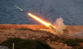 القوات الإيرانية تنفي إطلاق صاروخ باتجاه تركيا