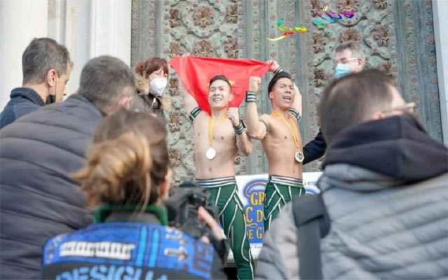 نمایشی سەر سەری دووبرا