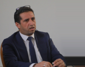 P.Y.D. Hîwa Mecîd, Dekanê Fakulteya Zanistên Siyasî li Zanîngeha Selahedîn: Donald Trump gelek caran gotiye Kurd şervanên baş in, lê me li Munihê selmand ku em ne tenê şervanên baş in, belkî dîplomatên baş in jî.