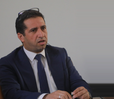 پ.ی.د.هیوا مەجید  ڕاگری كۆلێژی زانستە سیاسییەكان لە زانكۆی سەڵاحەددین:     دۆناڵد ترەمپ چەندین جار گوتوویەتی كورد جەنگاوەری باشن، بەڵام ئێمە لە میونیخ سەلماندمان كە تەنیا جەنگاوەری باش نین بەڵكو دیپلۆماتكاری باشیشین