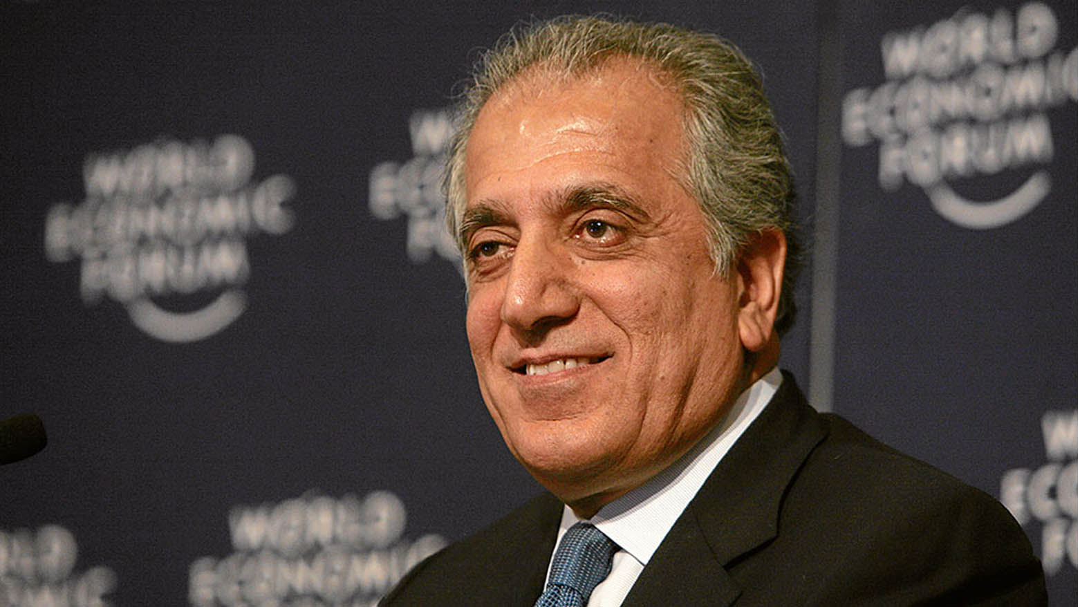 زلماي خليل زاد: الحكومة العراقية تموّل جماعات تستهدف الكورد والمصالح الأمريكية