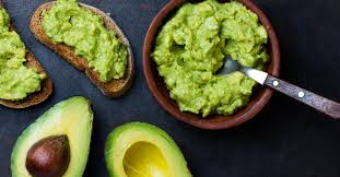 كيف يؤثر تناول الأفوكادو بانتظام في ضغط الدم؟