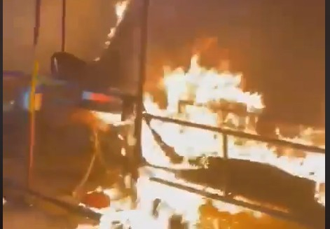 Grûpeke PKKê konê serxweşiya ciwanekî ku di girtîgeha Rêveberiya Xweser de hatiye kuştin şewitand