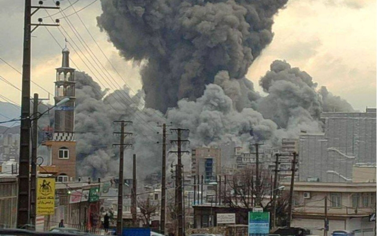 Şerê li Rojhilatê Kurdistanê gurtir dibe, Pasdar ji hinek baregehan vekişiyan